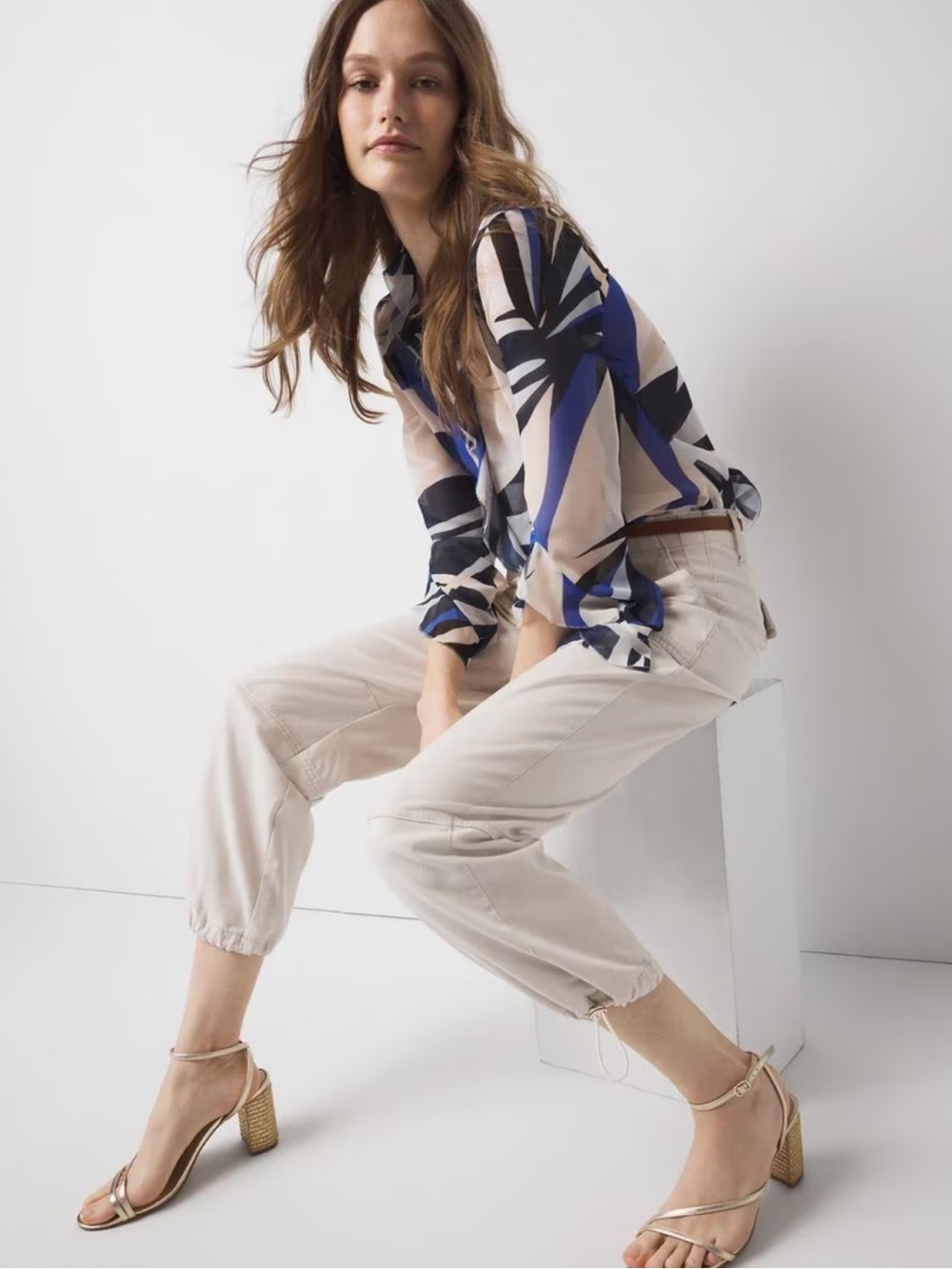 White House Black Market HR pret relax ankle utility in Pearl dust